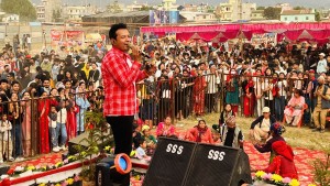 घोराही महोत्सवमा बद्रिले नचाए दर्शक