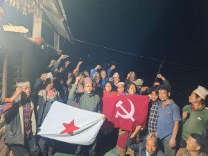 बंगलाचुलीमा भत्कियो एमालेको गढ, २५ परिवारका दर्जनौँ नेकपा प्रवेश
