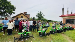 दंगीशरण–४ का किसानलाई ५० प्रतिशत अनुदानमा कृषी औजार वितरण