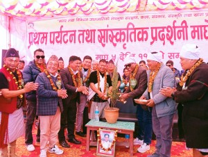 घोराहीमा प्रथम पर्यटन तथा सांस्कृतिक प्रदर्शनी शुरु, `खाम भाषा ओझेलमा परेको छ´ : नगरप्रमुख चौधरी