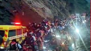 मुग्लिन–नारायणगढ सडक  दुईतर्फी  खुल्यो
