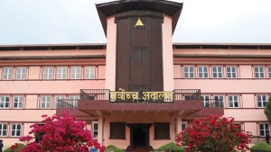 प्रतिनिधिसभा विघटनविरुद्धका रिटमा अन्तरिम आदेश दिन सर्वोच्चको अस्वीकार, सात दिनभित्र लिखित जवाफ माग