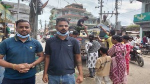 तुलसीपुर उपमहानगरको गाडी जलेपछि युवाले उठाउन थाले फोहर