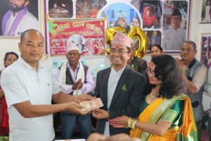 वैवाहिक स्वर्णगाँठको अवसरमा गिरी दम्पतीद्वारा निलसागर सेवा आश्रममा भोजन तथा नगद सहयोग