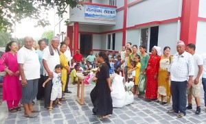 स्व. सीता मल्लको सम्झनामा नीलसागर सेवा आश्रमलाई नगद र खाद्यान्न सहयोग