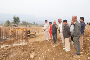 प्रदेश संसद थारुको पहलमा मौरीघाटस्थित दाेलाई खोलामा पक्की पुल निर्माण कार्य सुरु