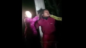 दाङमा  विद्युतको पोलमा बाँधेर महिलालाई कुटपिट
