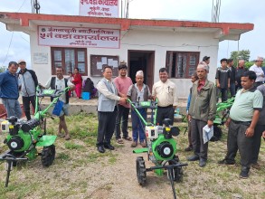 बंगलाचुली गाउँपालिकाले कृषकहरुलाई वितरण गर्यो हाते ट्याक्टर