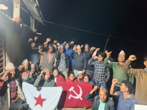 बंगलाचुलीमा भत्कियो एमालेको गढ, २५ परिवारका दर्जनौँ नेकपा प्रवेश