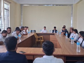 बंगलाचुली गाउँपालिकाका कर्मचारीको नियमित बैठक सम्पन्न, सेवा प्रवाह र योजना कार्यान्वयनमा जोड