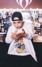 लुम्बिनी प्रदेश स्तरिय महोत्सव आज चर्चीत र्यापर जीबबको प्रस्तुति  