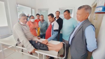 तुलसीपुरका मेयर खड्का घरको सीढीबाट लडेर घाइते
