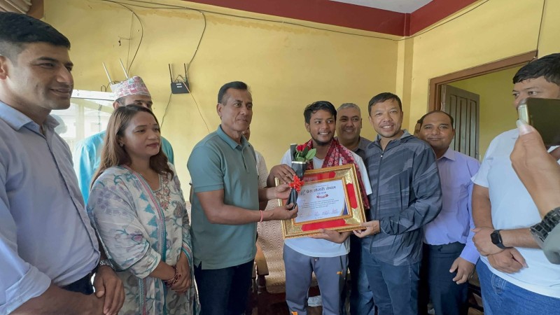 प्रेस चौतारी दाङका कोषाध्यक्ष नेपालीलाई विदाई