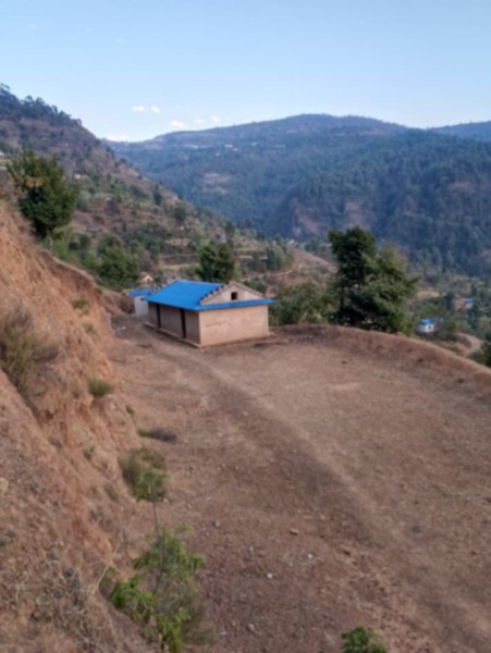 सञ्चालन नभएरै जीर्ण बन्ने अवस्थामा पुग्दै विद्यालय भवन