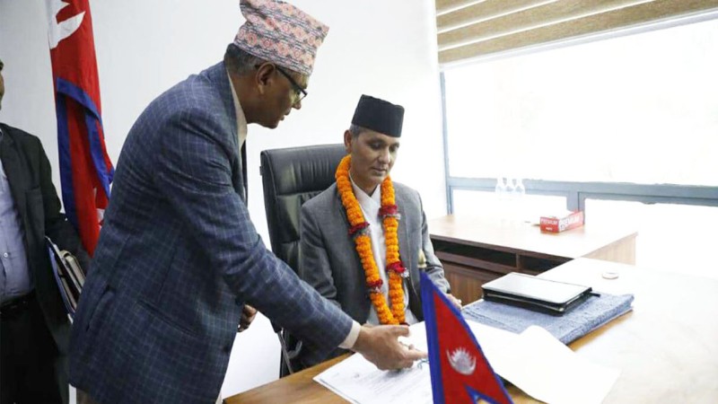 गृहमन्त्री ओमप्रकाश अर्यालद्वारा पदबहाली