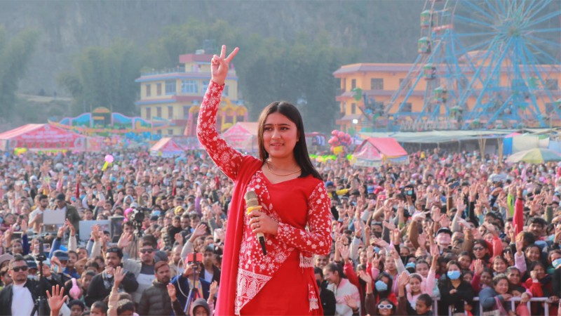 तुलसीपुर महोत्सवमा आज चर्चित कलाकार रचना रिमालकाे प्रस्तुति