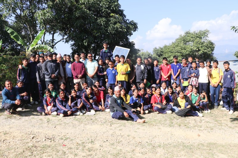 किताबमा पढेको मन्दिर हेर्न गोरखाका विद्यार्थी देवीकोट पुगे