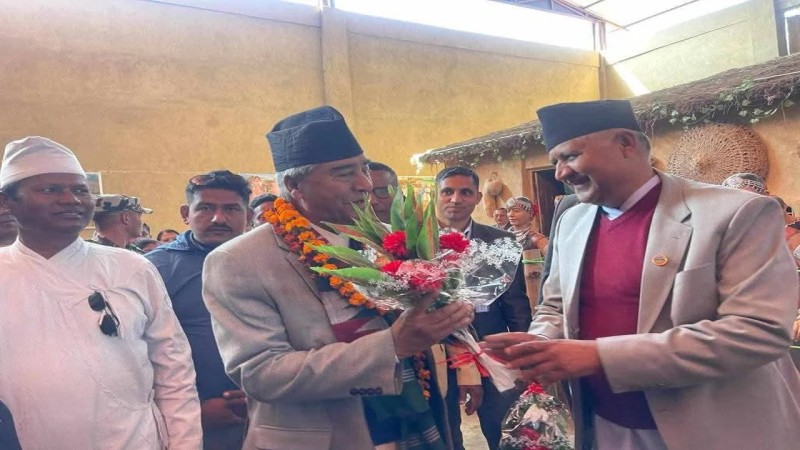 पूर्व प्रधानमन्त्री देउवालाई दाङमा, वर्तमान र पूर्व मुख्यमन्त्री द्वारा स्वागत