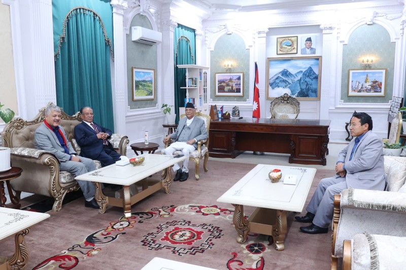 टिआरसीवारे छलफल गर्न सिंहदरबारमा प्रधानमन्त्री भेटन पुगे प्रचण्ड