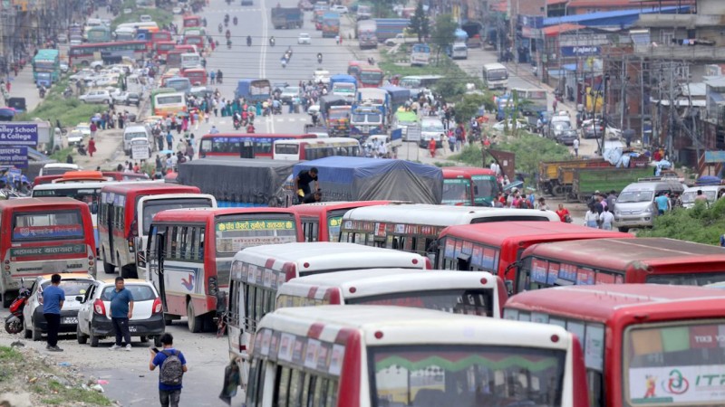 भाेली पनि देशभर सार्वजनिक यातायात नचल्ने